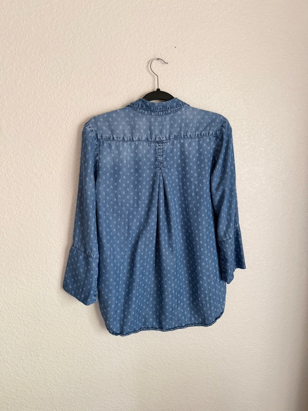 Anthropologie Cloth & Stone Printed Denim Chambray Button Down Shirt S - Picture 3 of 9